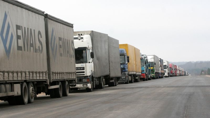 Krievijas pastiprinātās pārbaudes lietuviešiem palielinājušas pieprasījumu pēc Latvijas autopārvadātājiem
