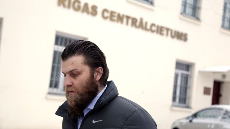 Sprūds savācis rekordlielo drošības naudu un atbrīvots no apcietinājuma