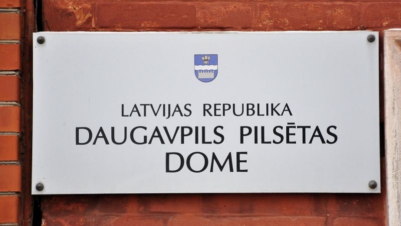 Daugavpils domes līgums ar korupcijas skandālā iesaistīto Modus būvi vēl nav lauzts