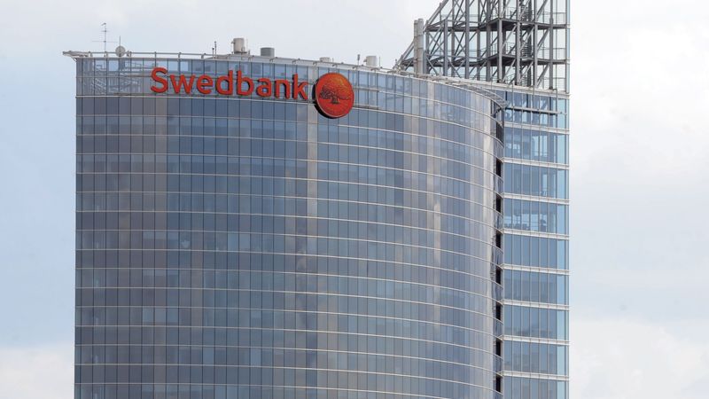 Swedbank: pārņemto īpašumu pārdošana neprasīs vairāk par pieciem gadiem
