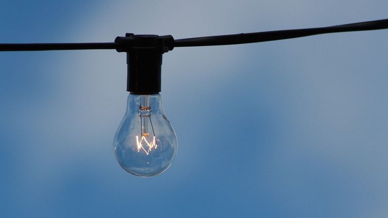 Daudziem aizvien nav iespējas brīvi izvēlēties elektrotirgotāju