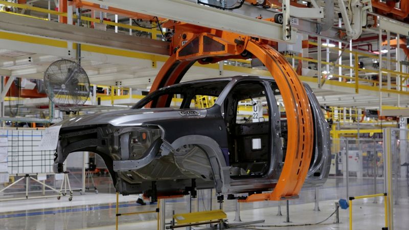 Fiat Chrysler Itālijas rūpnīcās investēs piecus miljardus eiro