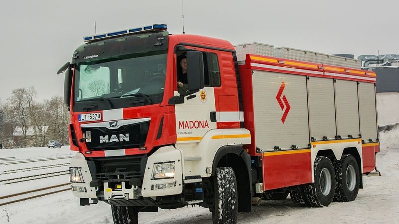 Papildināta ar FOTO: VUGD specializēto transportlīdzekļu klāsts papildināts ar 12 jauniem automobiļiem