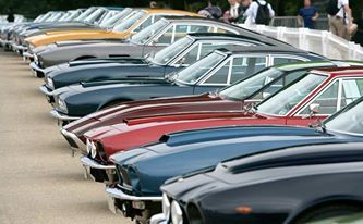 Londonā pulcējas Aston Martin automašīnas 1,5 miljardu vērtībā