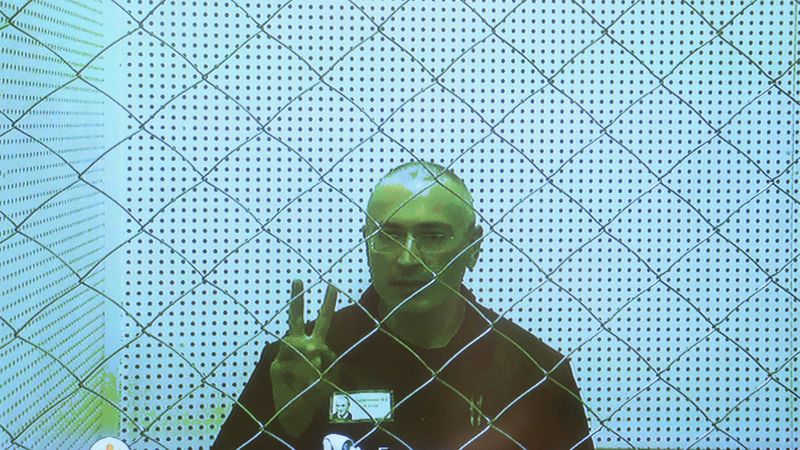 Tiesa uzdod Krievijai izmaksāt 50 miljardus dolāru Jukos akcionāriem