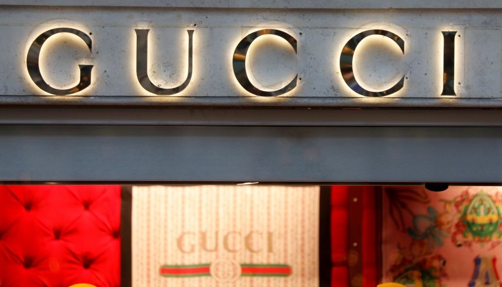 EK pārbaudījusi Gucci saistībā ar iespējamiem konkurences noteikumu pārkāpumiem
