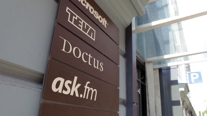 ask.fm: Pašnāvībā dzīvi beigusī pusaudze naidīgos komentārus sev rakstījusi pati