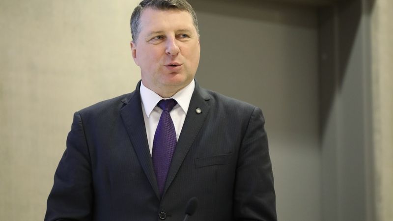 KNAB otrdien iztaujāts arī eksprezidents Vējonis