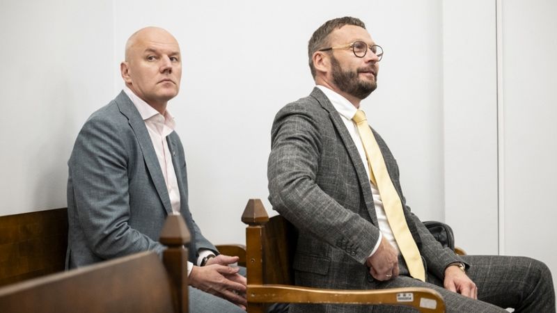Sāk iztiesāt lielāko reiderisma lietu Latvijā – uz apsūdzēto sola arī Velmers un Krastiņš