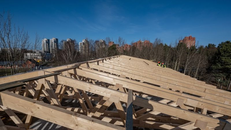 Jaunajam projektam Annas Parks nosvinēti spāru svētki
