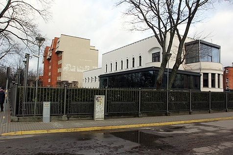 Zaharjinam atņem apstāšanās aizliegumu pie viņa villas Liepājā