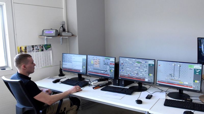 FOTO: SIA Rīgas enerģija Db.lv izrāda jauno koģenerācijas staciju