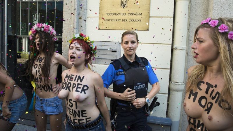 Femen Berlīnē sarīko protestu pret «diktatūru un politisko represiju» Ukrainā