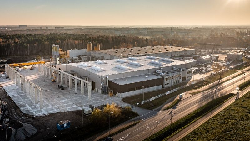UPB atklāj dzelzsbetona konstrukciju ražotni Liepājā