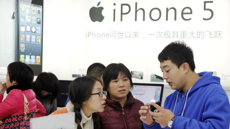 Apple iPhone 5 neticamā debija Ķīnā