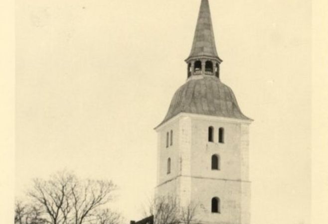 Atjaunos Mežotnes baznīcas torni
