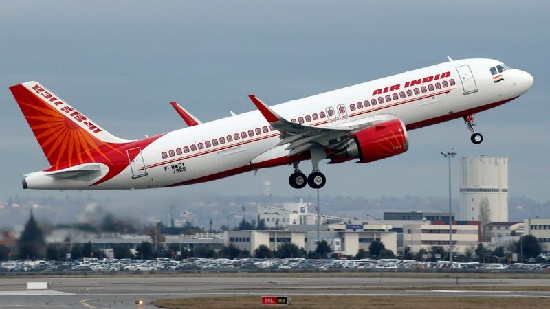 Grūtībās nonākusī Air India cenšas iegūt steidzamu aizdevumu