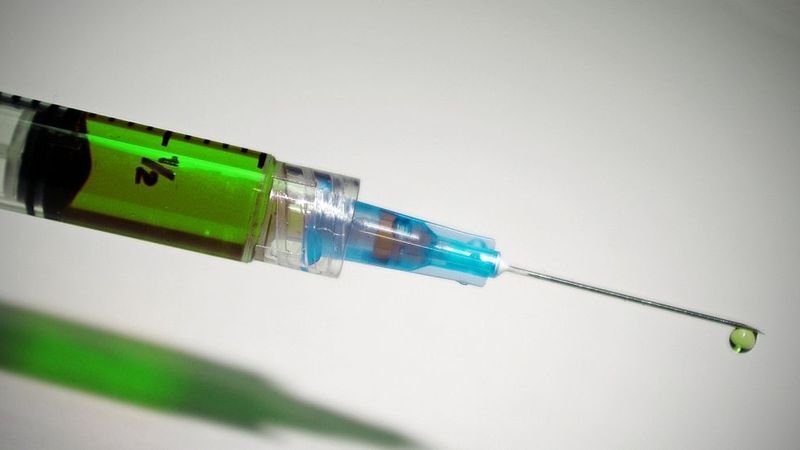Olainfarm nesaskata izdevīgumu kļūt par vakcīnu līgumražotāju