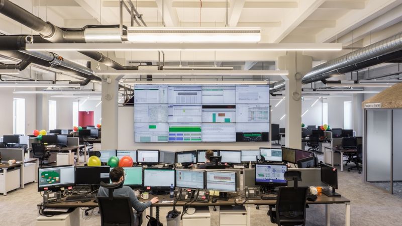 FOTO: Telia investē miljonu eiro IT Muižas izveidē Šauļos