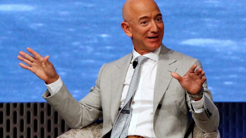 Bezoss pārdevis  Amazon akcijas 2,8 miljardu dolāru vērtībā