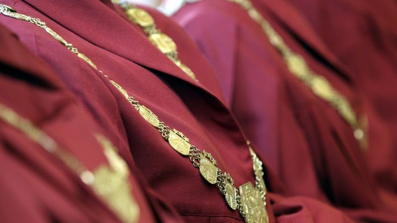 Tiesnešu algu palielinās par 35% jeb līdz 2695 eiro