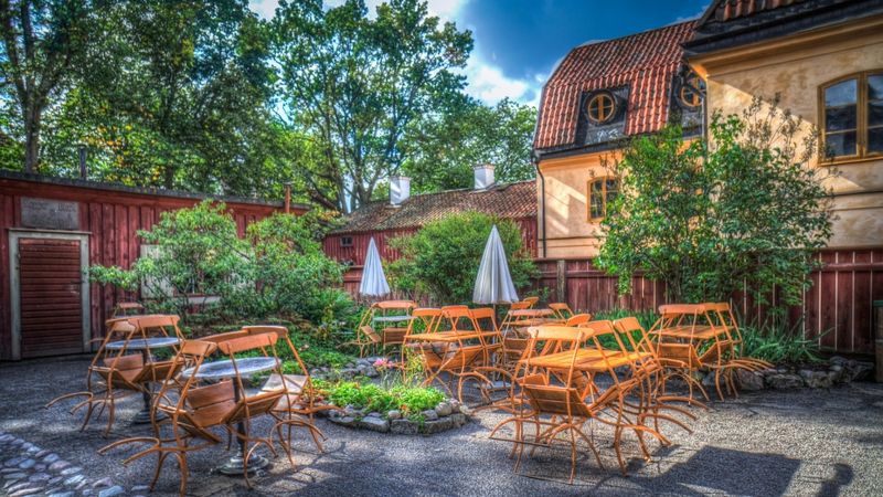 Zviedrija pakāpeniski mīkstinās pandēmijas ierobežojumus