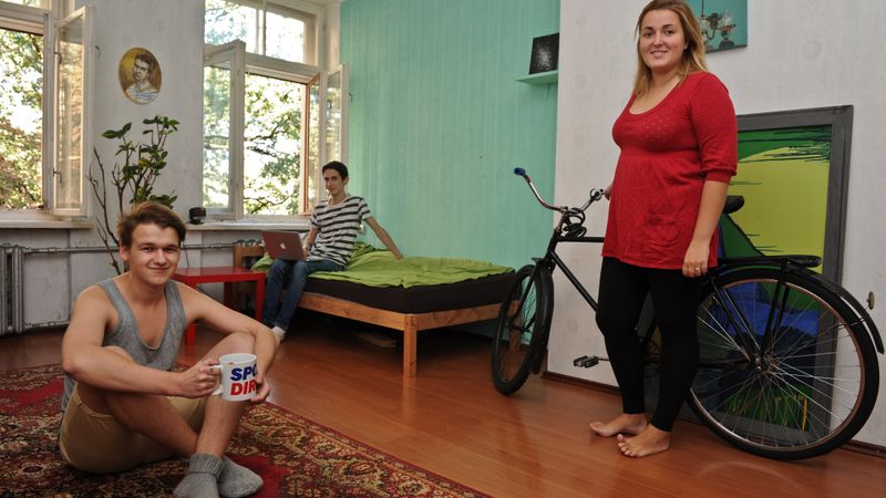 Studentu Rīgā vairāk nekā dzīvokļu; uzķeras uz krāpniekiem