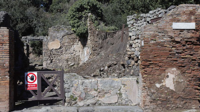 Itālijas premjers aicina privāto sektoru palīdzēt Pompeju glābšanā
