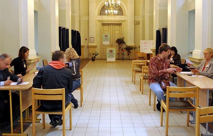 Latvijā līdz plkst. 8 referendumā nobalsojuši 20 409 vēlētāji