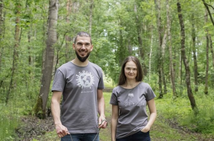 Izveido t-kreklu kolekciju par Covid-19 laiku