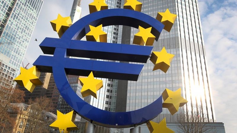 ECB: Naudas atmazgāšanas lietu izmeklēšana nav mūsu pilnvarās