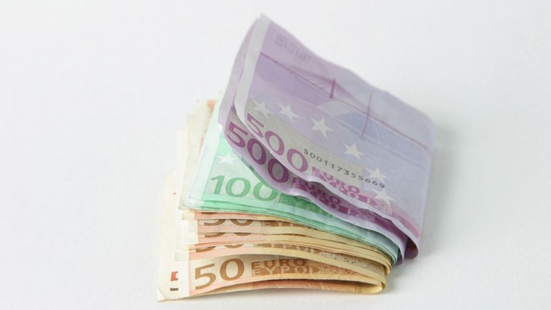 Talsu novada deputātiem uz pusi samazina atalgojumu