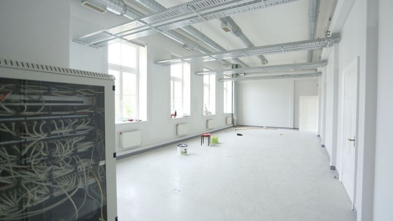 Bijušajās Bioloģijas fakultātes telpās darbu sākusi Jaunuzņēmumu māja