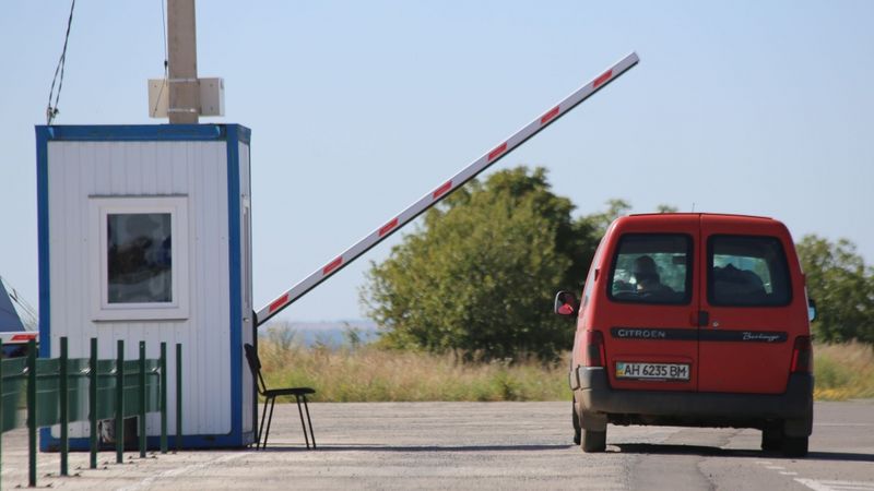 Covid-19 uzliesmojuma dēļ Ukraina slēdz robežu ārzemniekiem