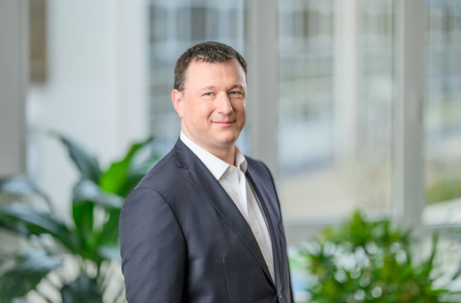 EY: globālo IPO tirgu virza triljonu dolāru uzņēmumi