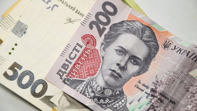 Latvijā tuvākajā laikā sāks grivnu maiņu pret eiro