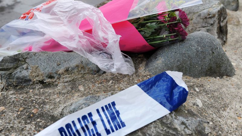 Pēc brutālas slepkavības Londonā, aizdomas par terora aktu