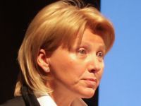 Plaude – Rēlingere: vēlos noskaidrot kopējās saistibas pret banku
