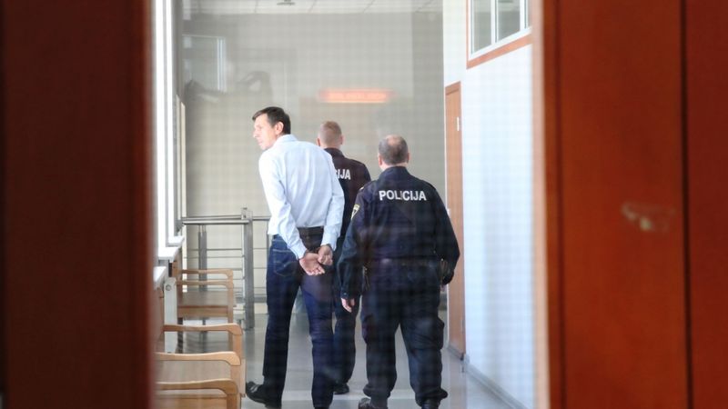 Vairāk saules IT speciālists atbrīvots pret 20 000 eiro drošības naudu