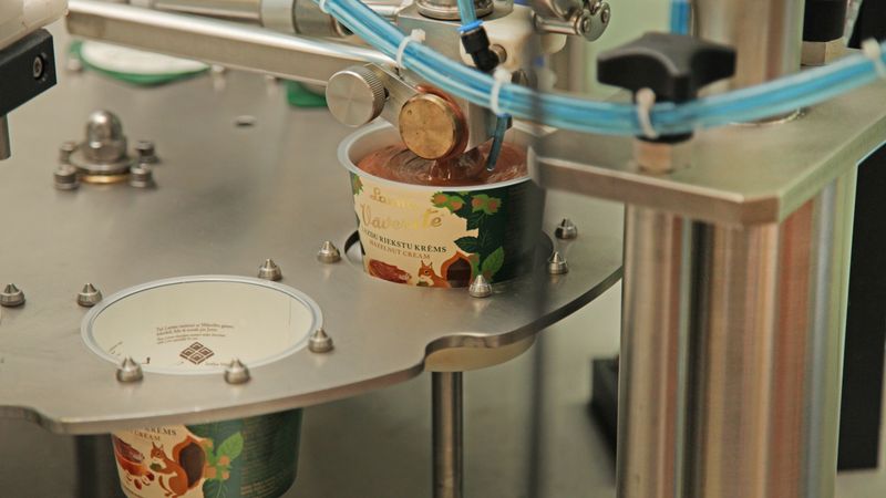 Laima dodas cīņā ar Nutella: uzsāk kakao krēmu ražošanu