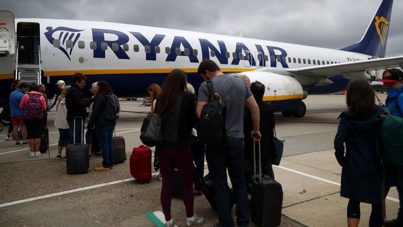 Ryanair maina bagāžas politiku