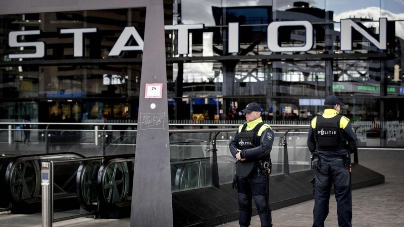Papildināta - Nīderlandes policija aizturējusi Utrehtas šāvēju