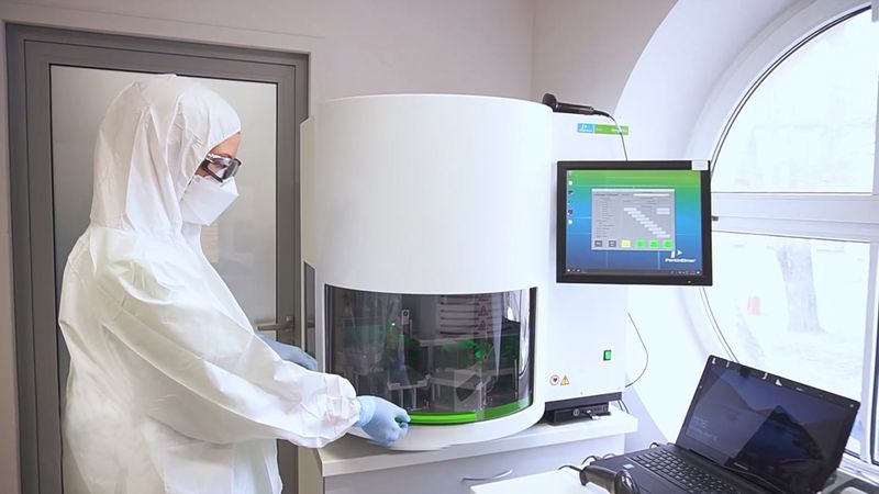 Investē miljonu eiro molekulārās bioloģijas iekārtās