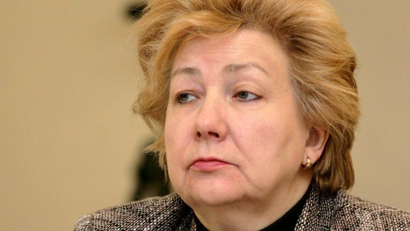 Politoloģe: Latvija uzvedas kā veca, neglīta meita