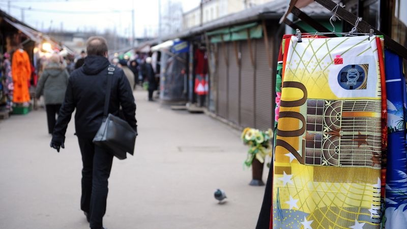 Centrāltirgus šefs rosina atļaut pārdot cigaretes tirgos