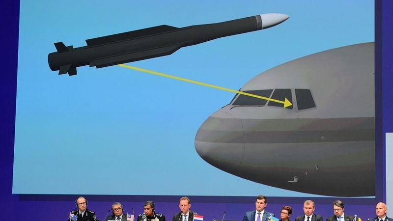 Izmeklētāji: Malaysia Airlines lidmašīna Austrumukrainā tika notriekta ar raķeti no Krievijas armijas brigādes