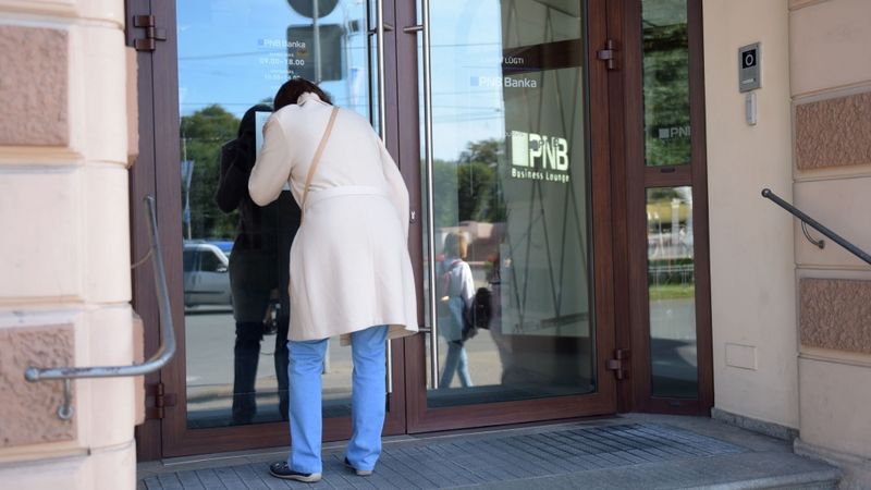 Par samazinātu cenu tiek pārdots PNB Bankas luksusa klases Mercedes-Benz S560 4Matic