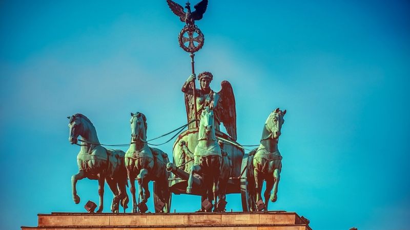 Berlīnē un Frankfurtē stāsies spēkā stingrāki pulcēšanās ierobežojumi