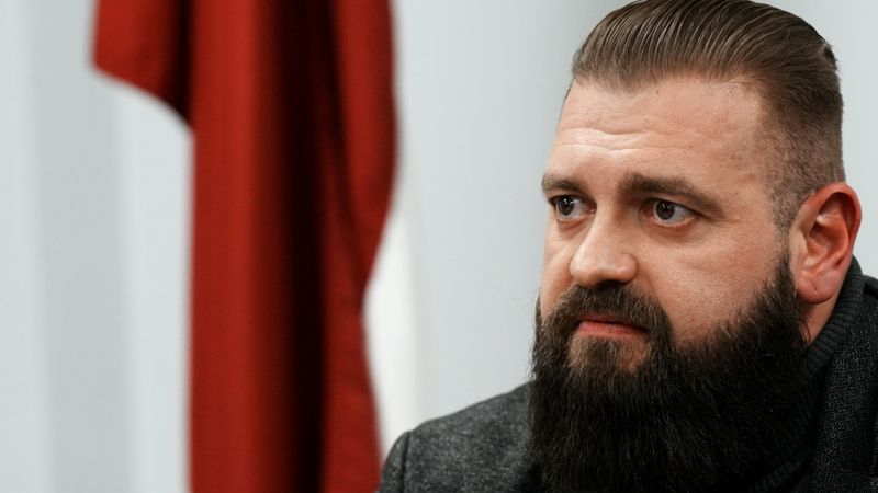 Bērziņa atstādinās VDAA vadītāju Liopu