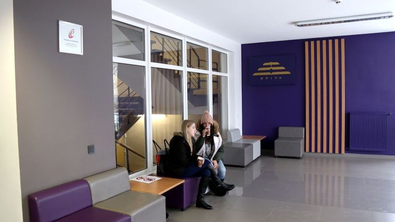 IZM atbalsta priekšlikumu, izsniedzot studiju kredītu, atteikties no otrā galvotāja